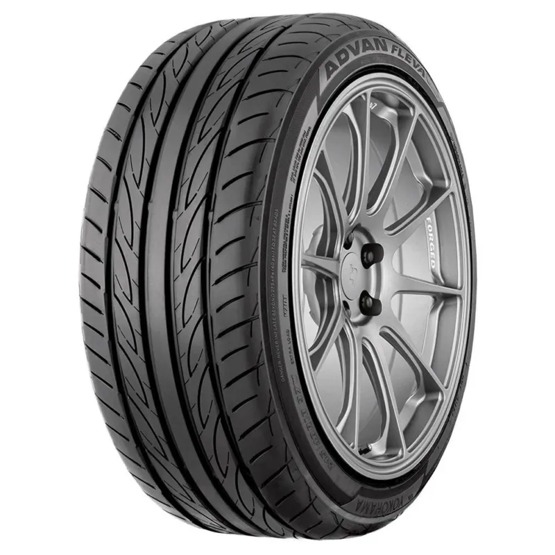 Yokohama Advan Fleva V701 245/40 R18 97W XL gomme estive Subito Disponibile
